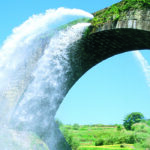 【隠れた名所】豪快な水の舞！熊本通潤橋の美しい瞬間を追う