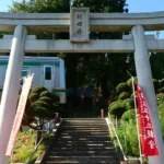 【B級スポット】寺の石段ブチ抜き踏切を超至近から観る驚愕の方法