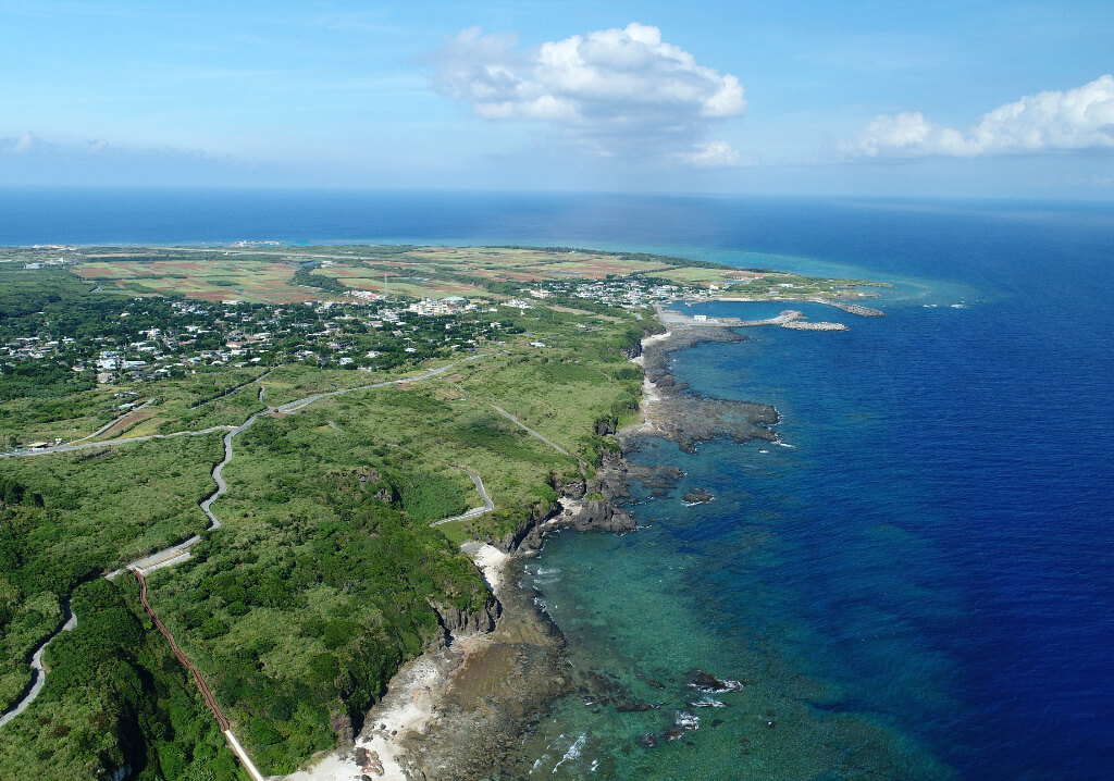 【絶景】映画で話題の粟国島：絶景ヤヒジャ海岸の旅の記録