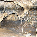 【激レア】「わたらせ渓谷鐡道」で探訪する幻想的な鍾乳洞と吊り橋の絶景スポット