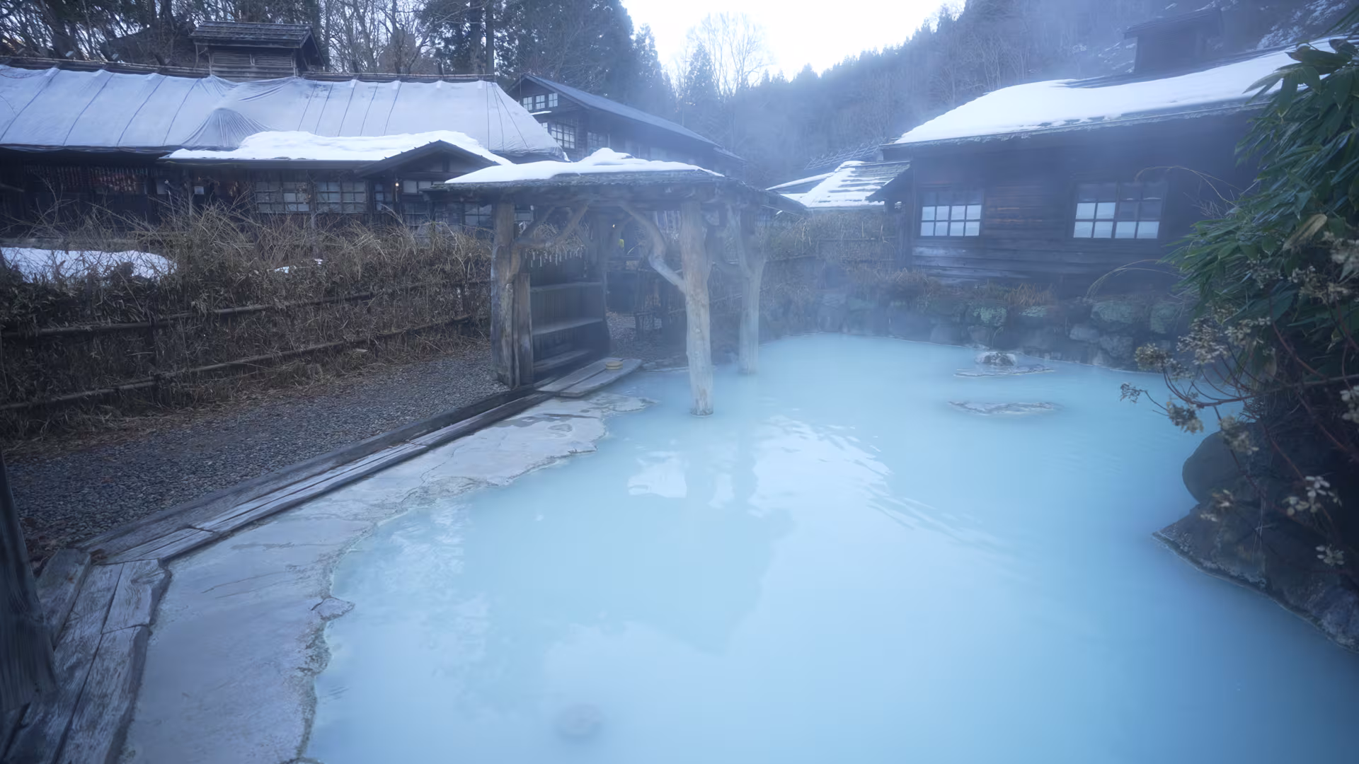 【オフシーズンはソロで】冬から春にかけての至福のひとり旅：東日本の孤独を満喫するひとり旅温泉ガイド