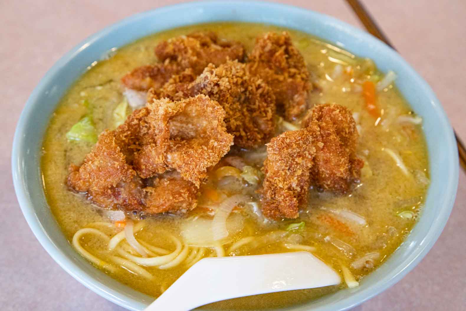 【福岡B級グルメ】北九州の美味を堪能！八幡のカツのせチャンポンに迫る