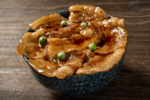 【ミニスカグルメ】極寒の北海道グルメ冒険記：スポーツカーで美味しい旅