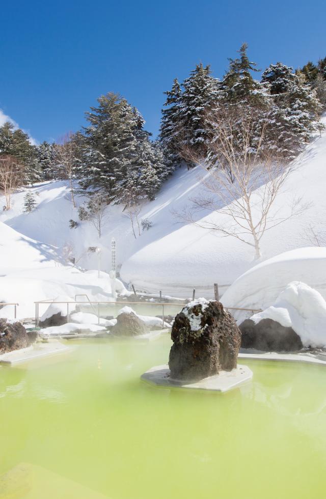 【冬のリゾート】雪山の絶景と温泉は最高の組み合わせ！冬に行くべき定番スノーリゾート