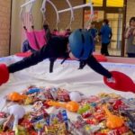 【レア体験】巨大クレーンゲームで得られる至福のお菓子。体験レポート