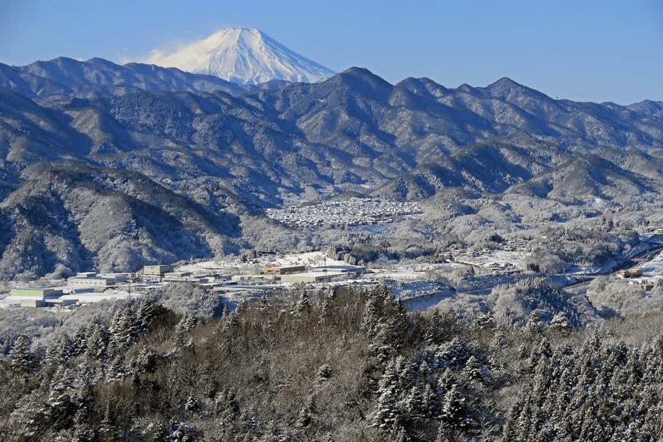 【東京から日帰り】山梨の日帰り旅行ガイド:八重山ハイキングと酒まんじゅう巡り