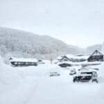 【最強大寒波の影響】青森・酸ケ湯での歴史的大雪：500cm達成の瞬間に迫る