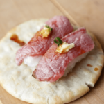 【ご当地グルメ】白川郷と漬物ステーキ：三田悠貴が魅せる岐阜の美食と文化