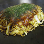 【豊昇龍祝賀パレード】熱気ムンムン！松山市のご当地グルメ「三津浜焼き」と春の陽気