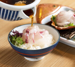 【食べたことある?】あなたの町にもある!ご当地グルメ特集:せんべい汁からチキン南蛮まで