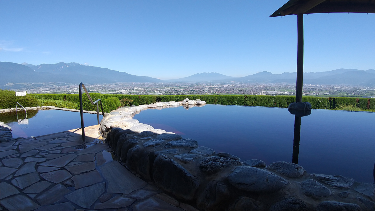 【家族で楽しむ！】中央市の新しい温泉施設で感じる絶景と美肌効果の魅力