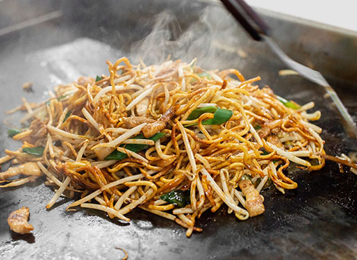 【週4日だけの贅沢】無性に食べたくなる！京都の隠れB級グルメ、日田焼きそば