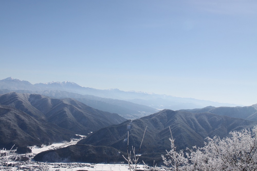 【春と冬の魅力】地元に愛される低山・霧訪山の四季折々の楽しみ方