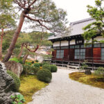 【これも買う？】山奥の空き寺株が完売！？外国人投資家が注目する理由とは