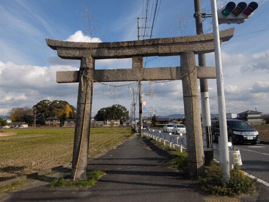 【珍スポット】京都の隠れ驚きスポット!久御山の神社鳥居を探れ