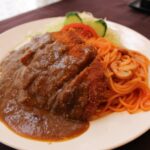 【長崎だけ！】長崎市のトルコライスの聖地「ツル茶ん」：極上のB級グルメ体験