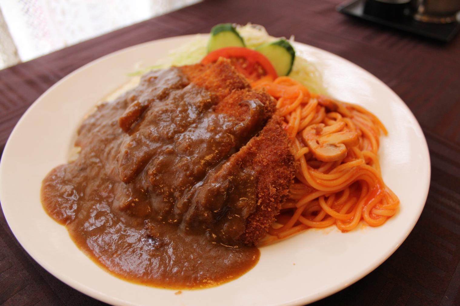 【長崎だけ！】長崎市のトルコライスの聖地「ツル茶ん」：極上のB級グルメ体験