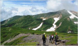 【爽やかな時期】初心者でも安心！西日本の日本百名山と登山アイテム紹介