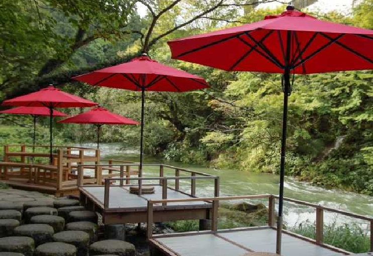 【加賀市で開始】鶴仙渓の川床で味わう自然美とご当地スイーツ