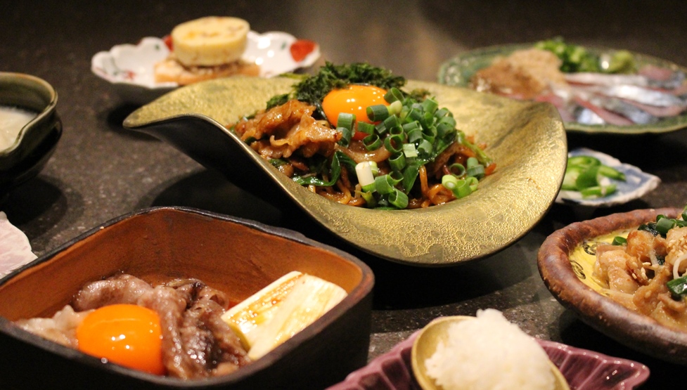 【新宿で楽しむ！】高級鉄板焼きの常識を覆す『博多小皿鉄板べっぴんしゃん』を解剖しよう