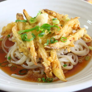 【絶品！】福岡空港で味わう！最高の逸品「博多やりうどん」とごぼう天の魅力