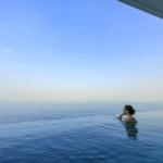 「世界最大のインフィニティ風呂」ジャングリア沖縄が開業！新シンボルの魅力とは？