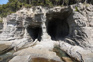 【ミステリースポット探訪】「見るとヤバい」の洞窟訪問記：ミステリーを解明する