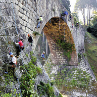 【国宝通潤橋を守る！】クライミング愛好者による除草作業の舞台裏