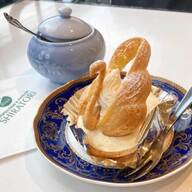 【昭和レトロ】スワンシュー:老舗洋菓子店『白鳥』に食べに行った