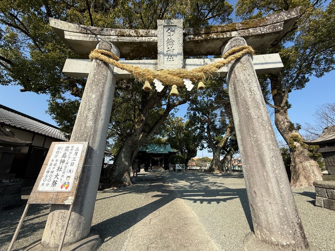 【神社ではない鳥居？】都市に佇む不思議な鳥居の正体とは？