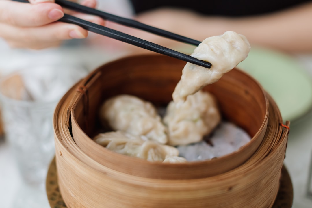 【食いしん坊必見！】餃子食べ放題2000円は本当にお得か、大口叩き男の挑戦記