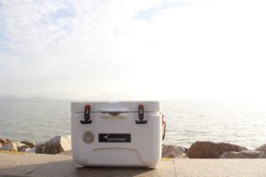 【荷物の悩み解決！】キャンプベテランが勧める「大きな保冷トート」の賢い使い方