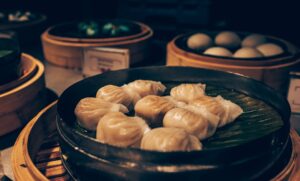 【創業200年!】新宿で味わう中国の歴史、清時代から続く『老辺餃子舘』