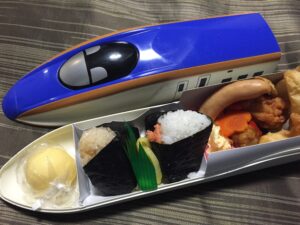 【駅弁の魅力】鉄道旅好き144人が選ぶ!旅の記憶になる鉄道グルメ