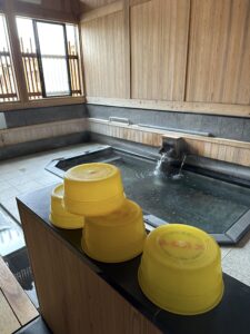 【話題！】引退した電車がサウナに変身！富士急行「サ電」が下吉田駅に12月オープン