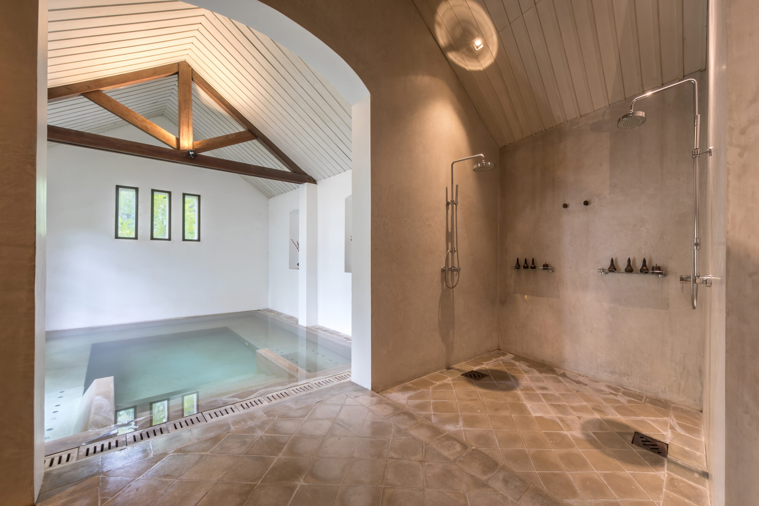 温泉リゾートホテルの外観