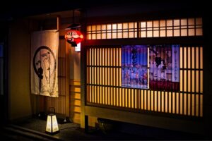 【夏の夜の参拝】太宰府・竈門神社で竹あかりに包まれた七夕願い事体験