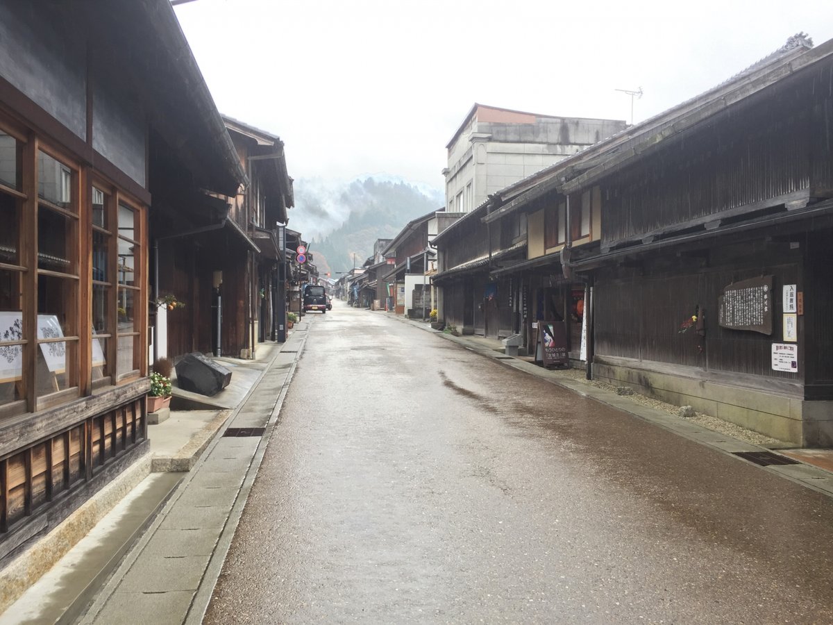 城跡から見下ろす城下町の町並み