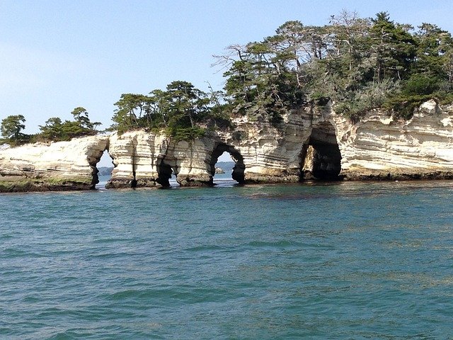 松島の五大堂、晩秋の木々に囲まれた佇まい
