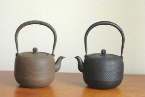 【一生モノ】燕三条の極薄鉄びん、わずか800gの軽さで毎日使いたくなる