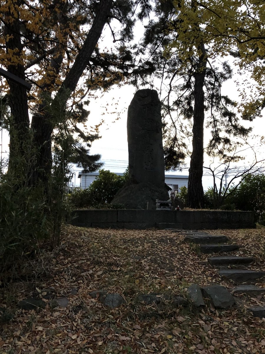夕方の川中島古戦場にある石碑