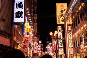 【お得！】ユニクロのデニムジャケットが大人の秋冬アウターに最適。一軍で使える理由