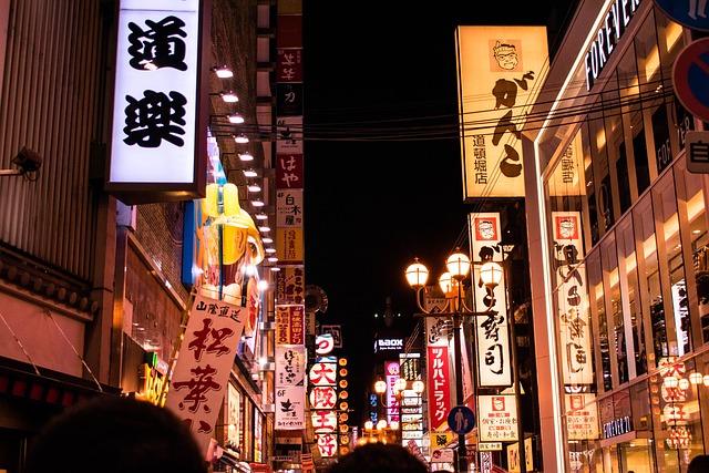 【お得！】ユニクロのデニムジャケットが大人の秋冬アウターに最適。一軍で使える理由